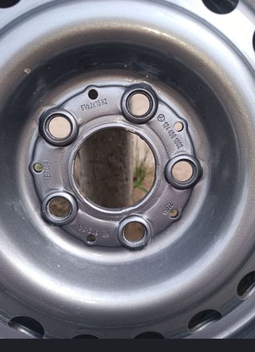 Комплект зимних шин