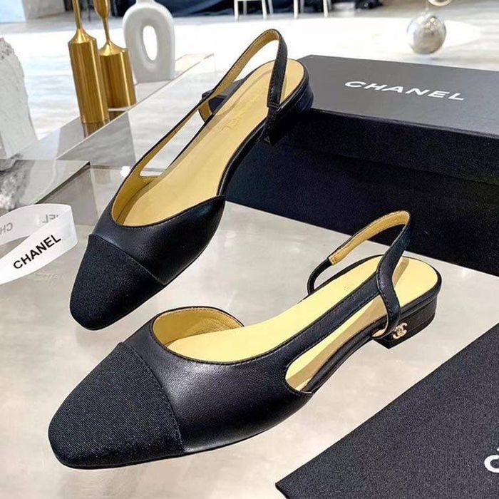 Босоножки от Chanel 39 размера новые