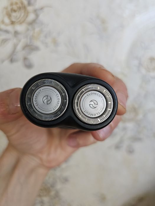 Електрическа машинка за бръснене на Phillips