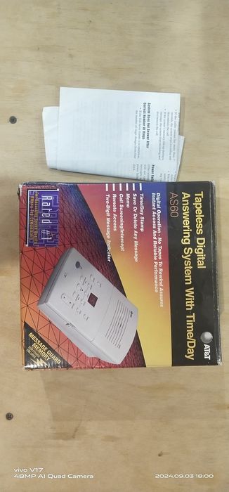 Tapeless Digital Answering System With Time/Day