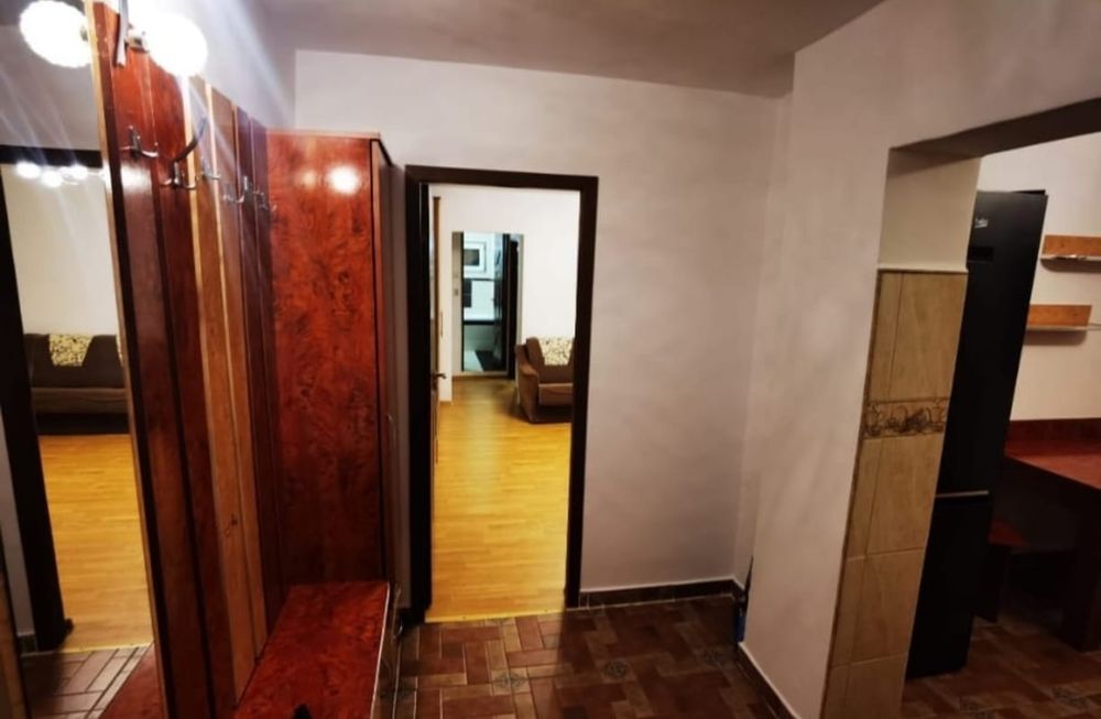 Inchiriez ap. 2 cam la parter, spatios, mobilat,utilat,parcul Magnolia
