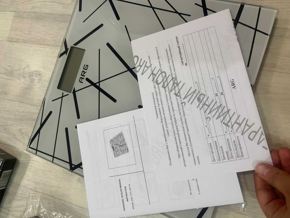 Продам электронные напольные весы оригинал