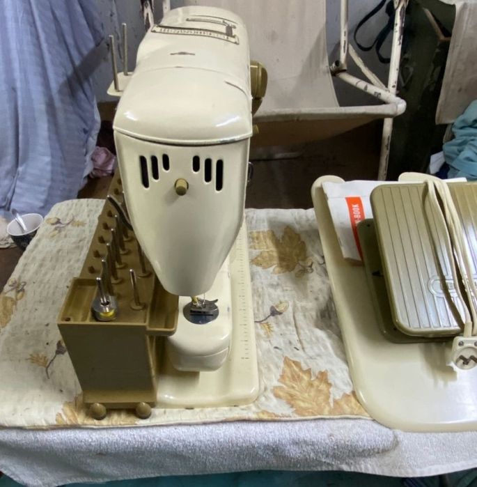 Mașina cusut Bernina( pfaff,singer ,browser, privileg,victoria)