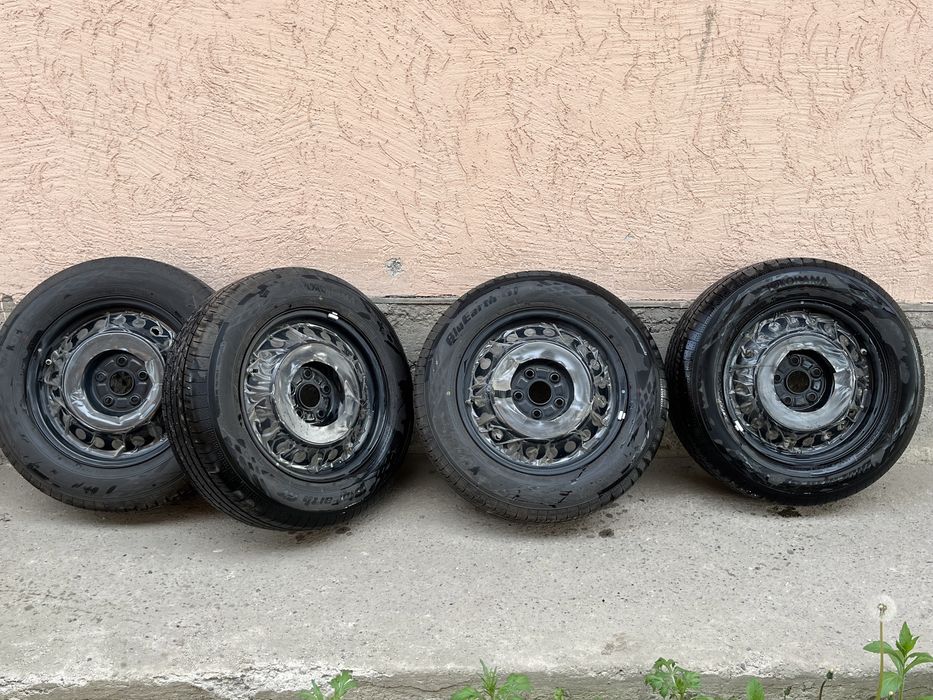 Новые шины + диски еще есть калпак