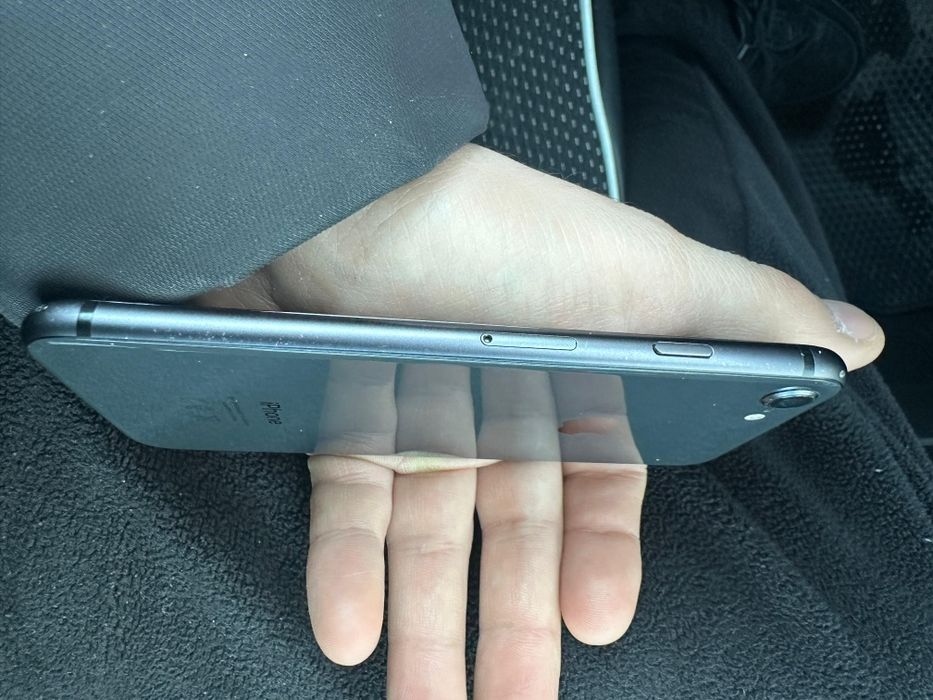 Продам apple iPhone 8 память 64 гб