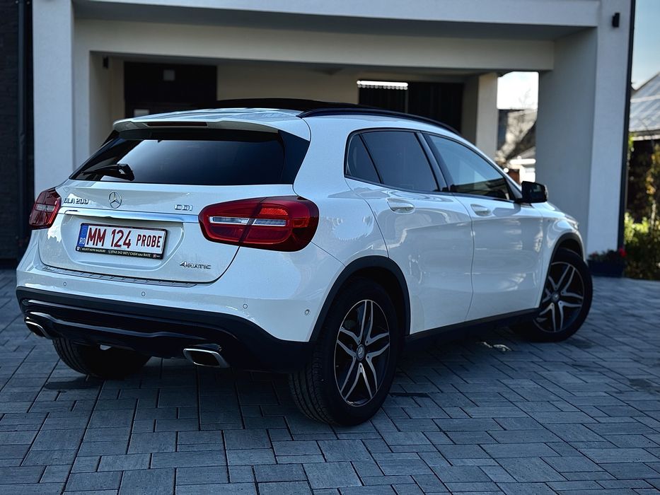 Mercedes Benz Gla200 d 4matic Automat 7g-tronic Sport - Cash sau rate