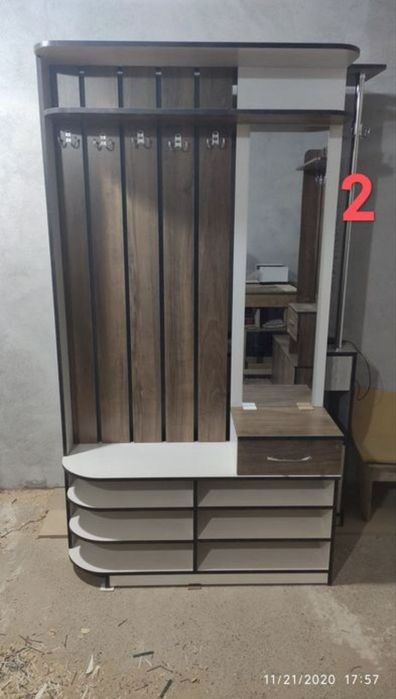 Шкаф для прихожей ( 1 метр, 1.10 метр)