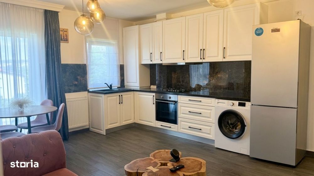 Apartament cu 3 camere de inchiriat,parcare bloc nou cu lift