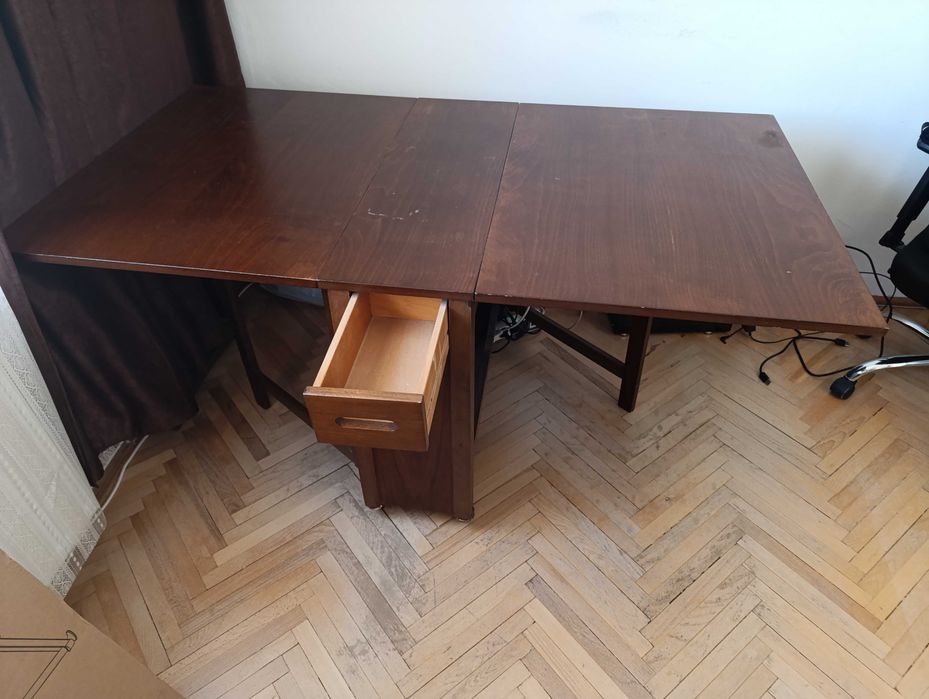 Masă extensibilă/ pliabilă din lemn