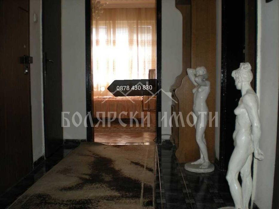 Дава се под наем Тристаен апартамент в Велико Търново, Център - 110 кв.м за 306 € - Снимка #6