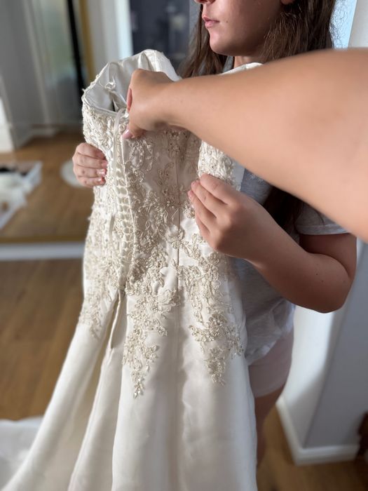 Rochie de mireasă cu trenă