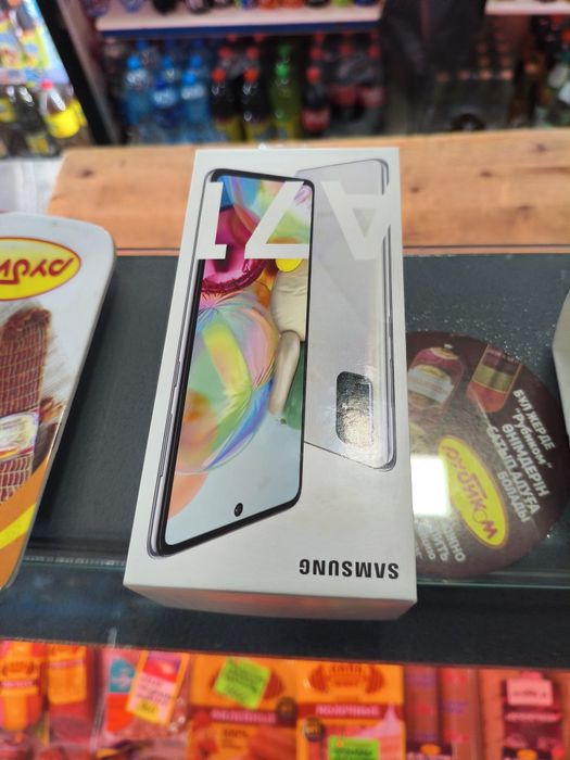 Самсунг а71 б/у в отличном состоянии