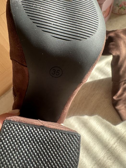 Нови велурени ботуши