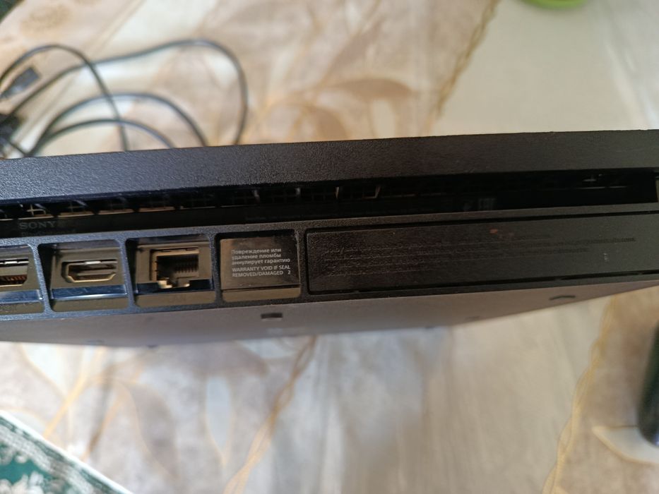 Продается Ps4 slim прошитая 1tb