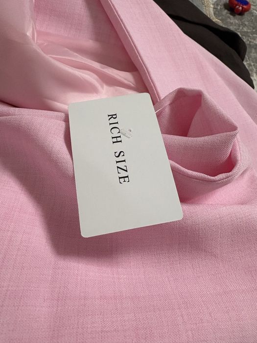 Двойка розового цвета