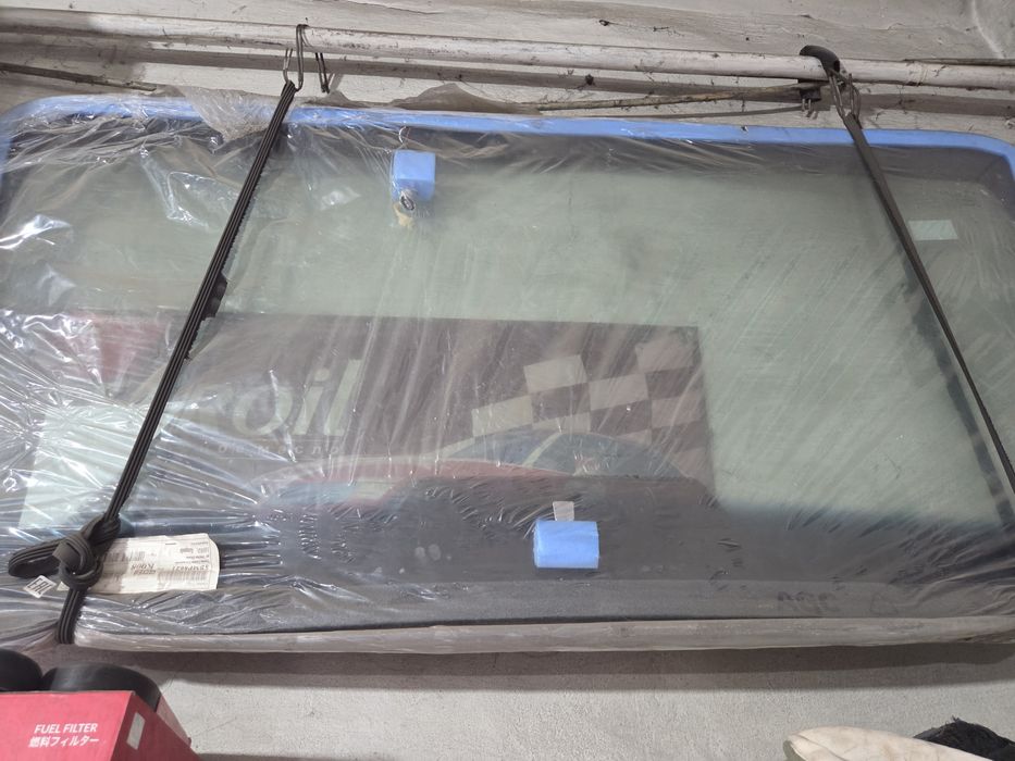 Продам Лобовое стекло ПРАДО 150.