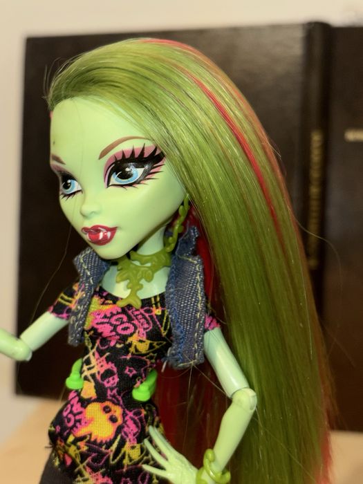 papusa monster high Venus McFlytrap basic