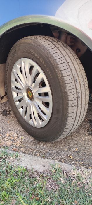 2  jante  echipate complet cu cauciucuri vara  f.bune 195/65/15