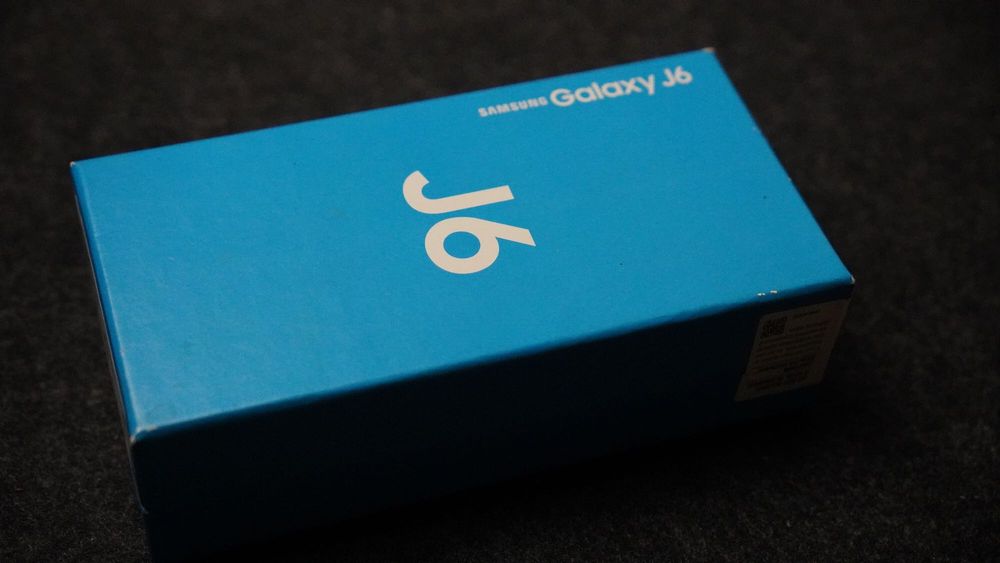 Samsung J6 + Huawei Smartband