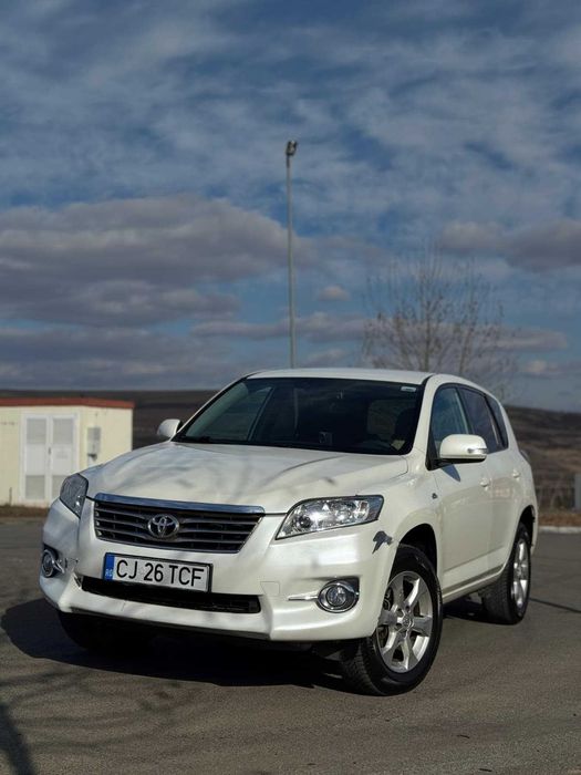 Toyota RAV4 2.2 D-4D an 2011 automată