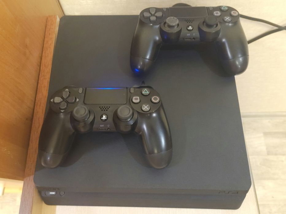 Playstation 4 1tb с подпиской