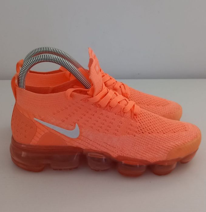 Adidași damă, bine întreținuți