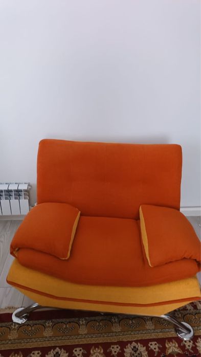 Продается диван с креслами