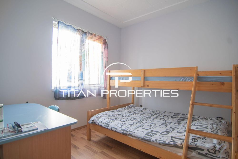 Тристаен апартамент в жк. Тракия