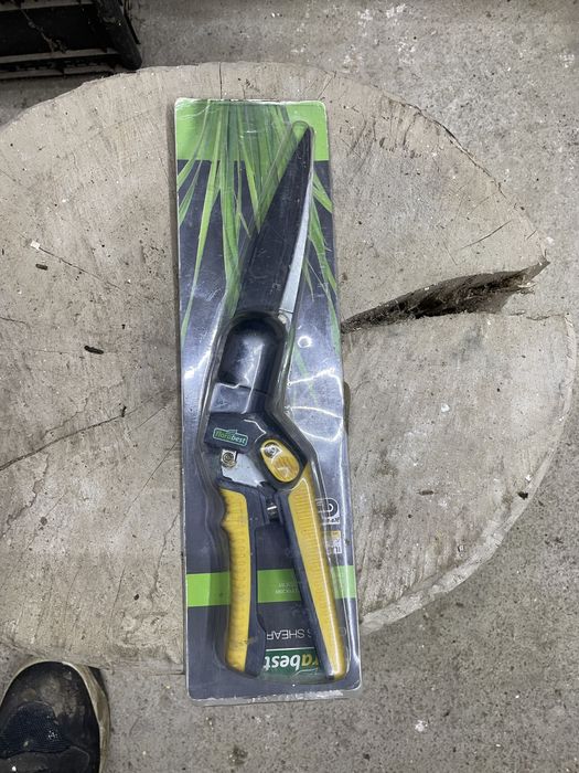 Foarfica pentru gazon