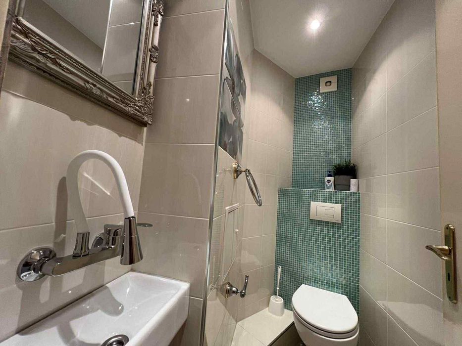 Дава се под наем Тристаен апартамент в София, Лозенец - 100 кв.м за 1196.97 € - Снимка #11