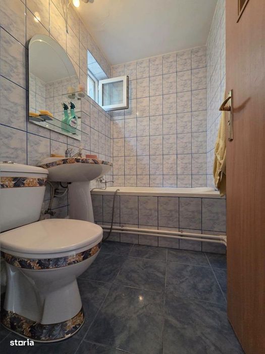 Apartament 3 Camere, Complet Renovat – Zona Piața Vest, 70mp, etajul.3