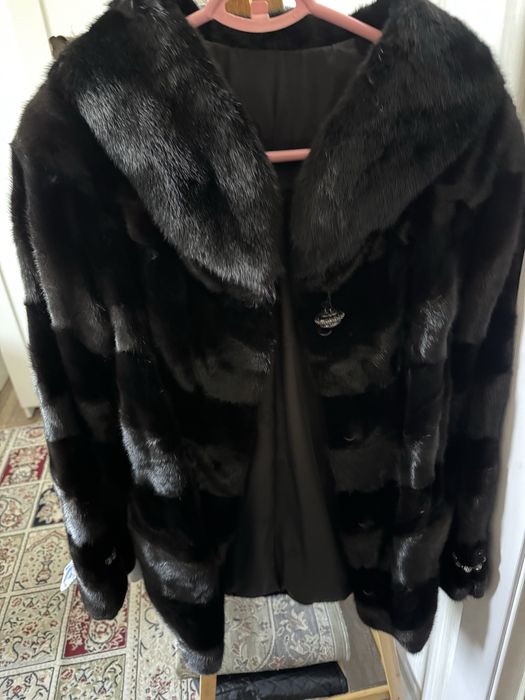 Продам шубу натуральную