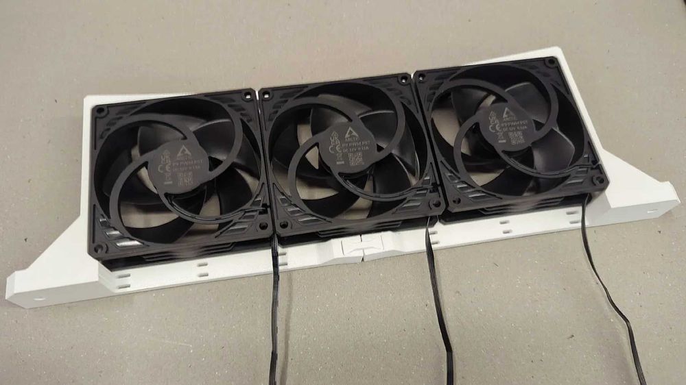 Suport ventilatoare DEYE LP1 3-8kW | SUN-3K 3.6K 5K 6K 8K | Montaj fara gaurire