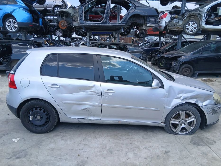 Volkswagen Golf 5 (1K1) [Fabr 2004-2008]