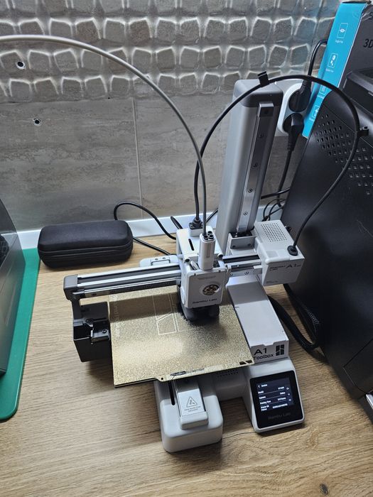 Imprimanta 3D Bambulab A1 Mini Stare exceptionala, Pachet Accesorii.