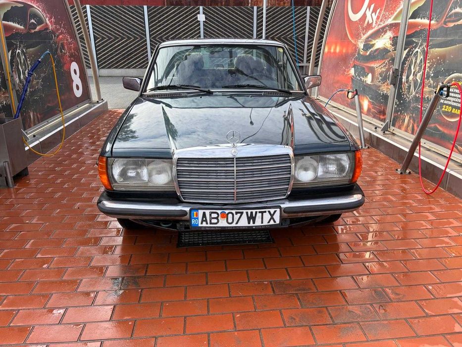 MERCEDES-BENZ E-Class 1983 — imagine 3