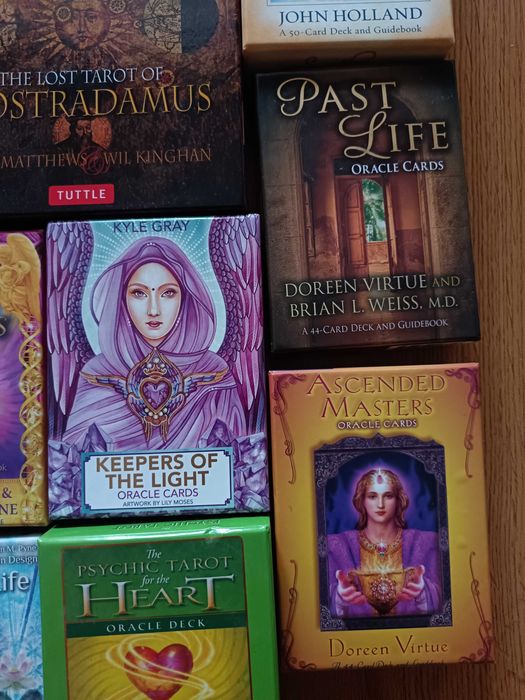Vand colectie de Oracle cards, carti tarot