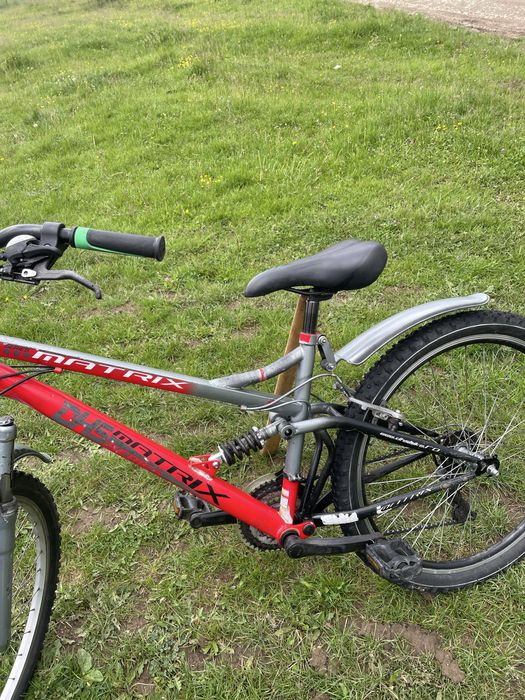 Bicicleta DHS cu suspesii fata spate