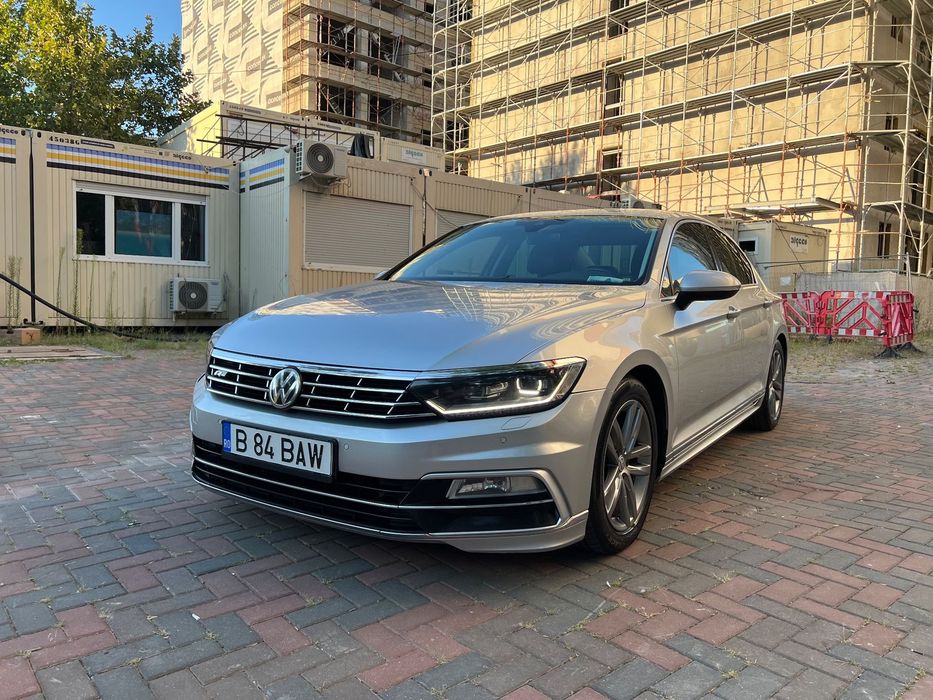 Volkswagen Passat Pachet R-Line  Cockpit Display  Faruri Matrix  Mentine Banda