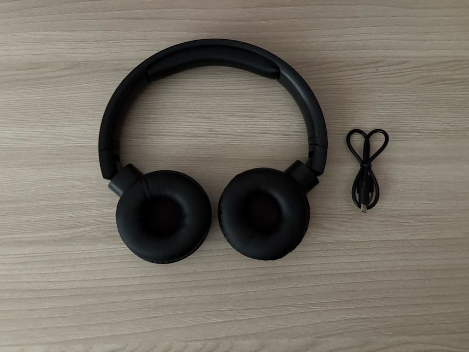 JBL Bluetooth наушники, в хорошем состоянии