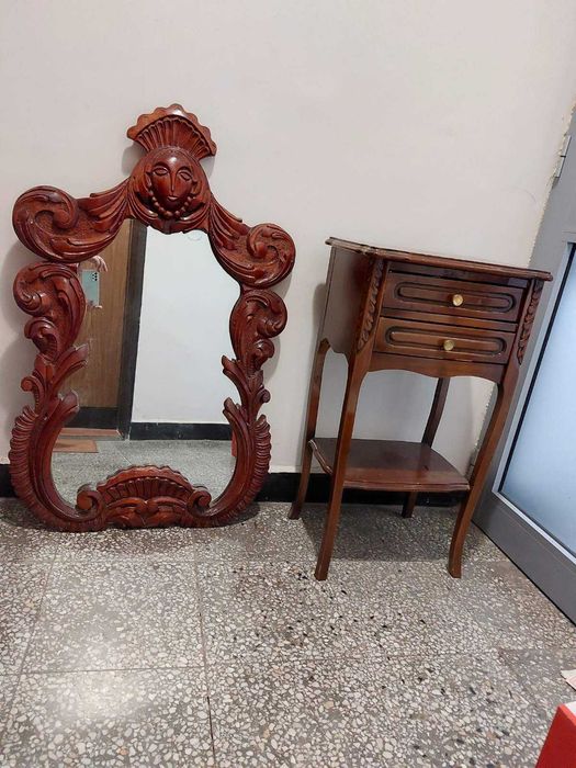 Шкаф и огледало с дърворезба