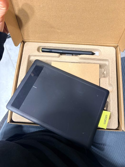 WACOM tableta grafica + varfuri de schimb