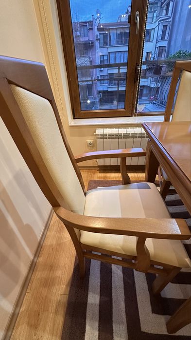 Почти Нови Маса + 6 стола от естествена кожа