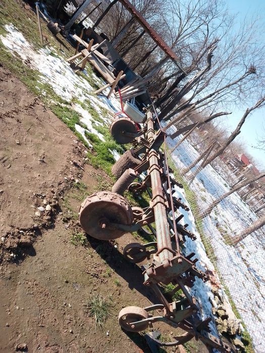 Vînd cultivator 7 secți