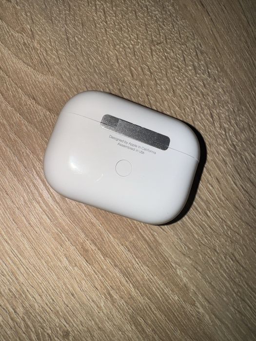 AirPods Pro  (MagSafe Charging Case)