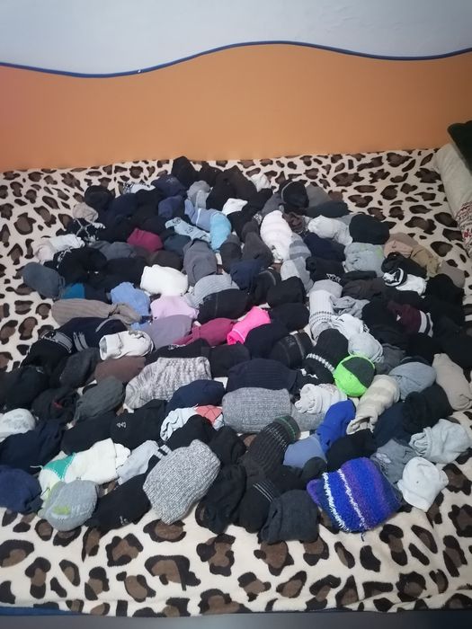 Ciorapi pentru adulți :  135 perechi