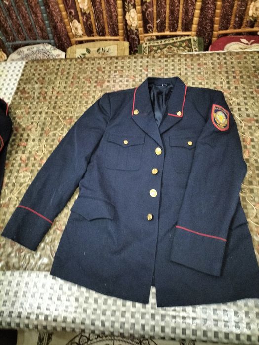 Продам китель кадетский, плащ. МВД форма.