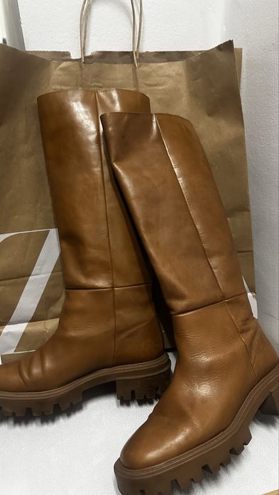 Продам кожаные сапоги ZARA