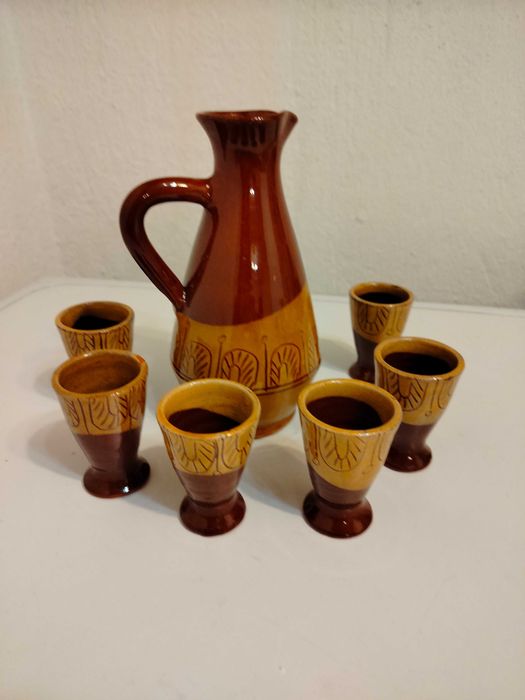 Керамични и стъклени чаши и сервизи за греяна ракия