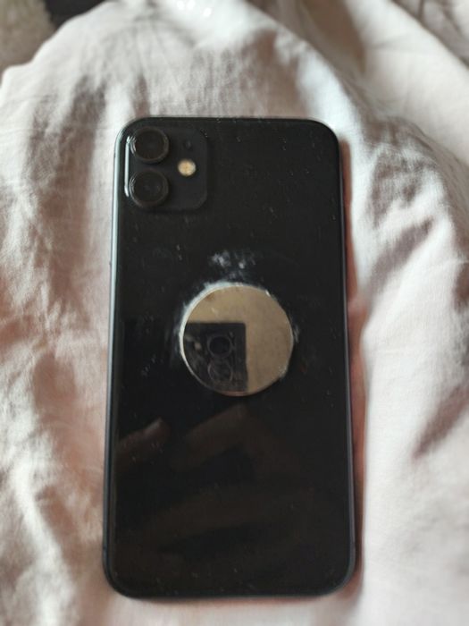 Iphone 11 128gb в добро състояние